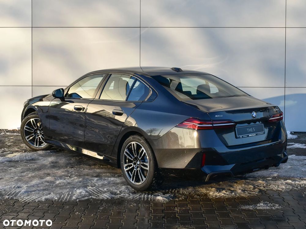 BMW Seria 5 520d xDrive - 7
