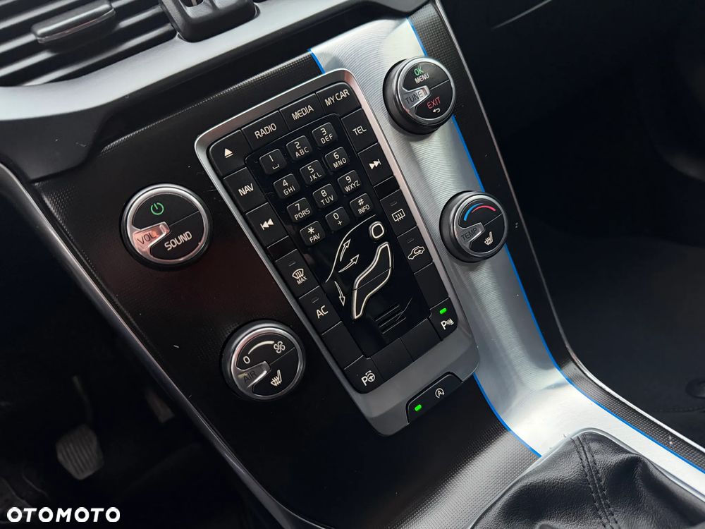 Volvo V40 D2 R-Design Kinetic - 24