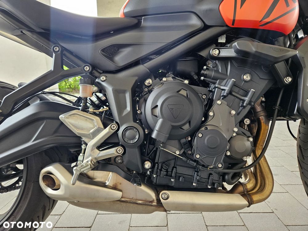 Triumph Trident - 16