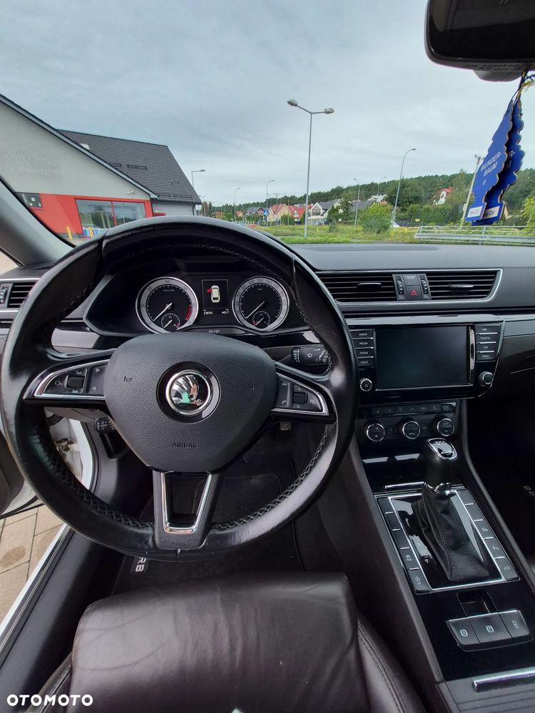 Skoda Superb 2.0 TDI L&K DSG - 14