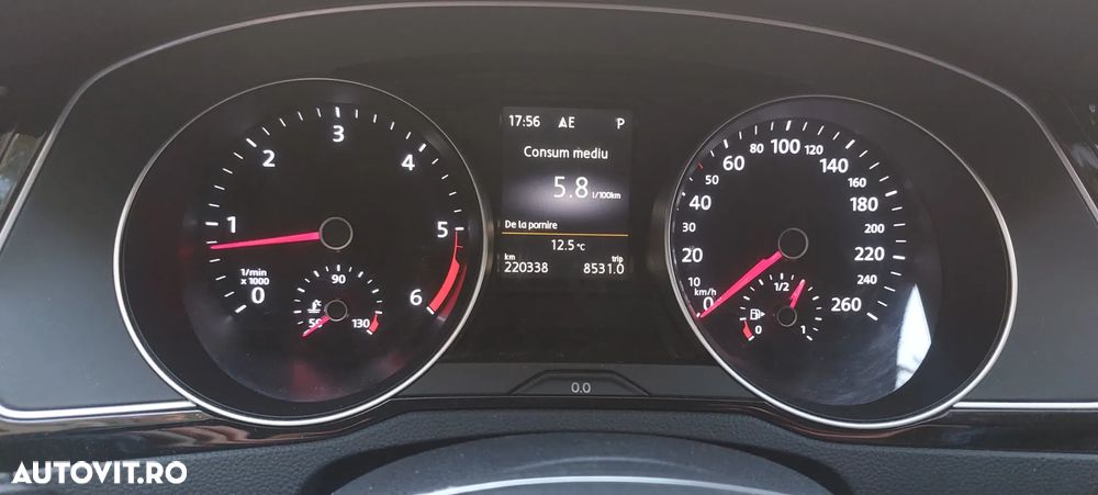 Volkswagen Passat - 12