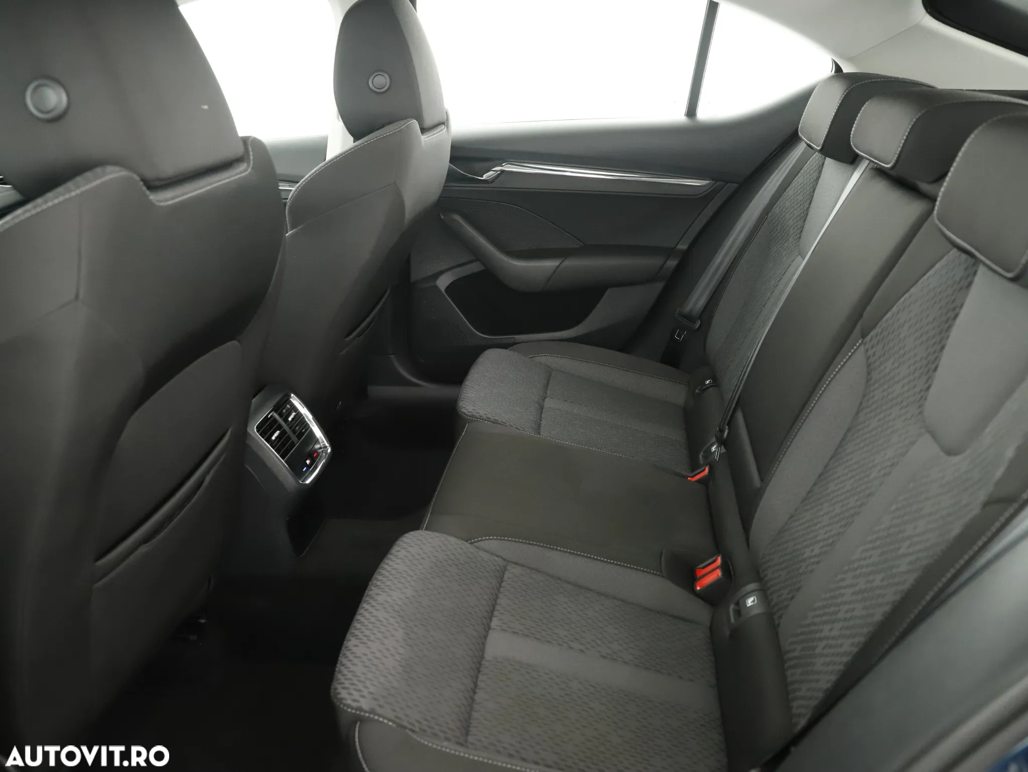 Skoda Octavia 1.5 TSI DSG MHEV Style - 13