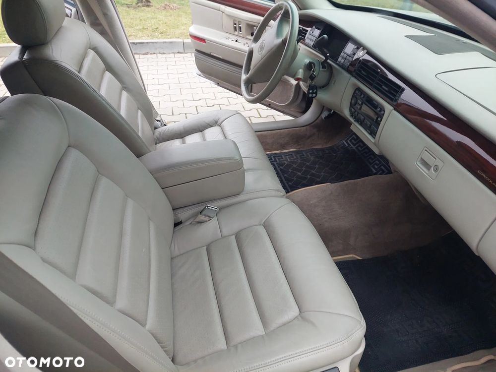 Cadillac Deville 4.6 DTS - 19