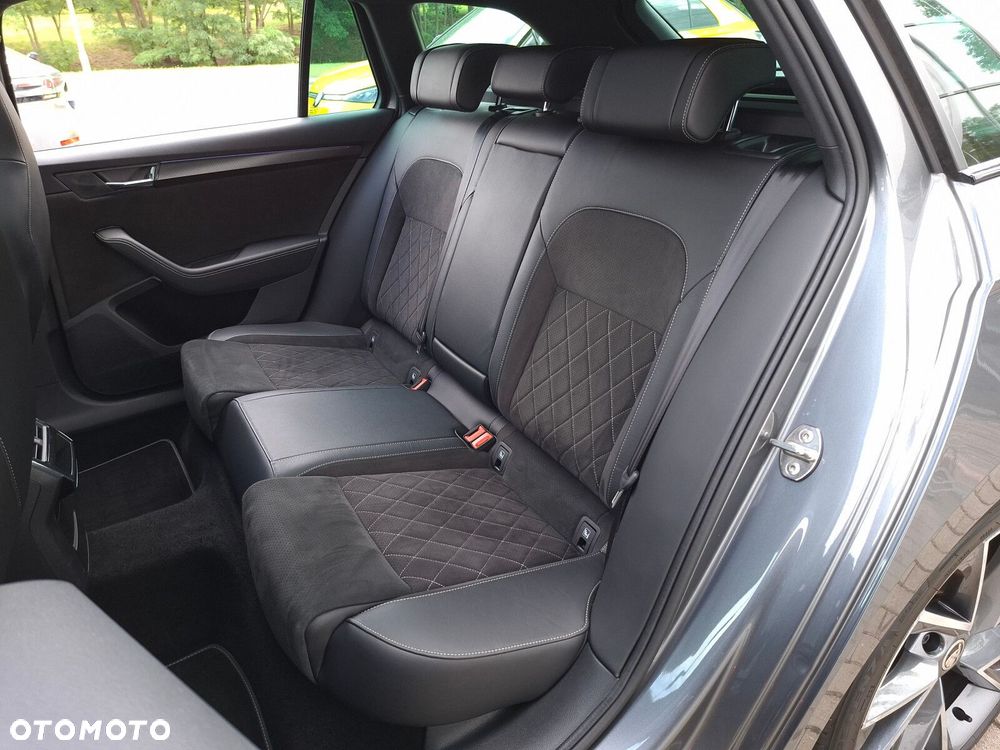 Skoda Superb 2.0 TDI SCR 4x4 Sportline DSG - 15