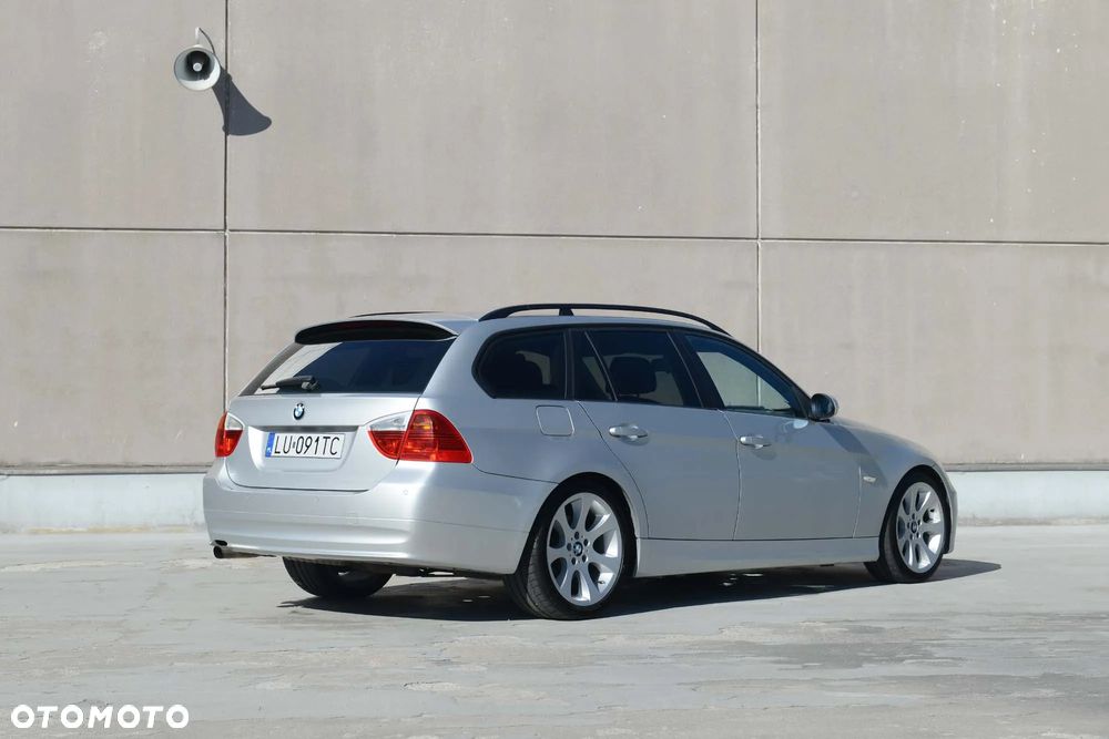BMW Seria 3 320d Touring - 11