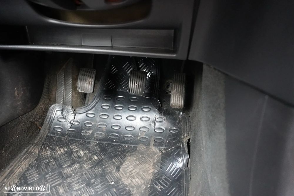 Volvo S40 1.9 D CR - 33