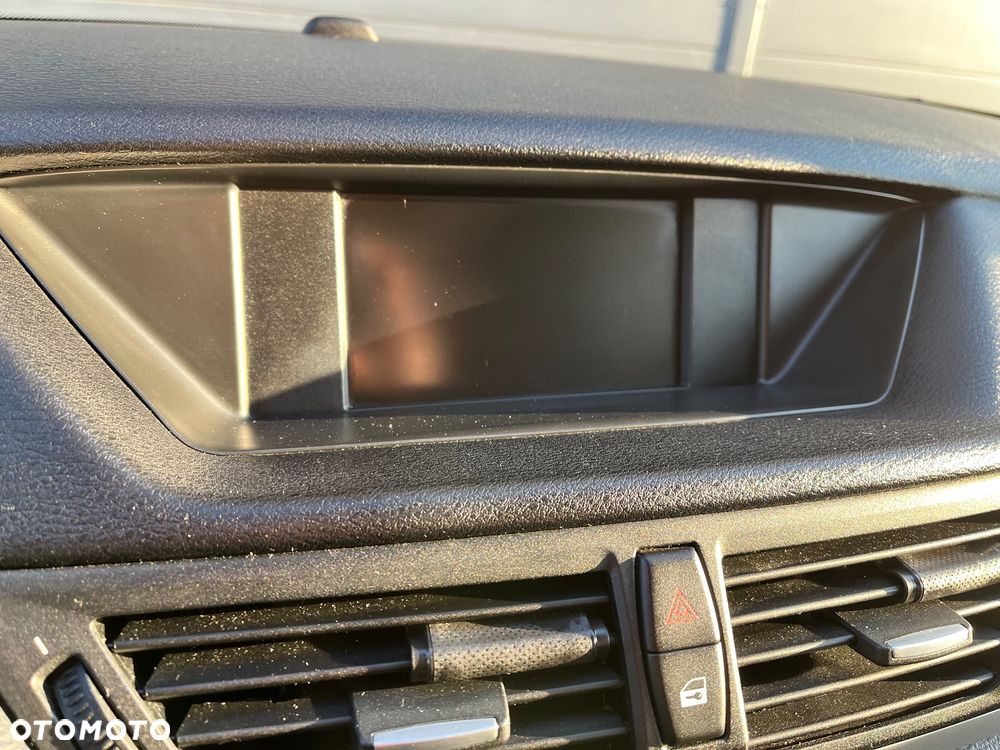 BMW X1 sDrive18d - 10