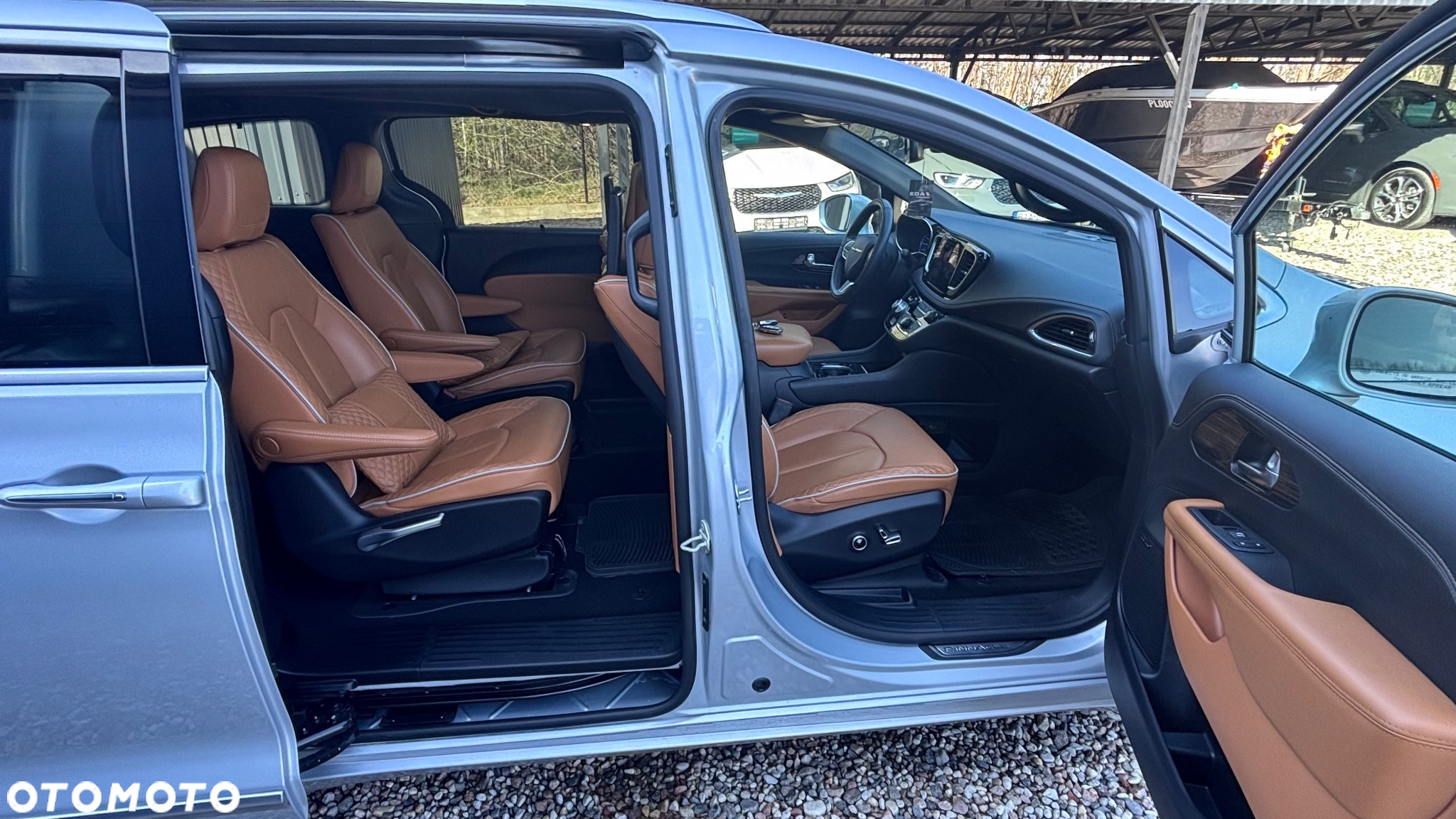 Chrysler Pacifica - 25