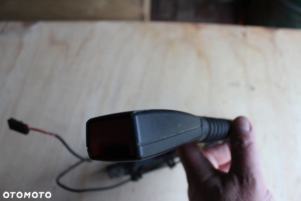 NAPINACZ PASA LEWY BMW E60 E61 LCI 7210887 EU 2009 - 3