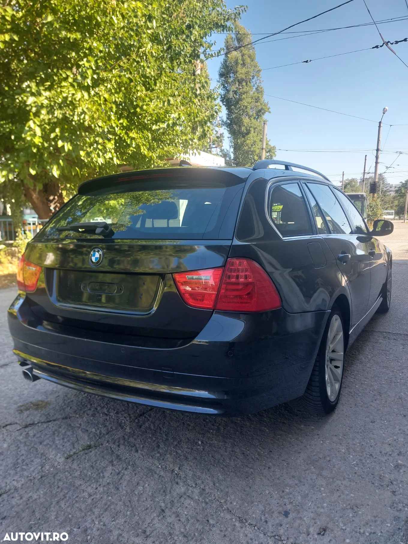 BMW Seria 3 318d DPF Touring Aut. - 4