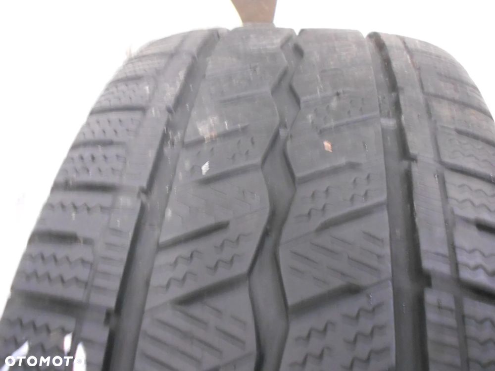 OPONA POJEDYNKA 235/65R16C HANKOOK WINTER I'CEPT LV DOT 4622 7.5MM - 2