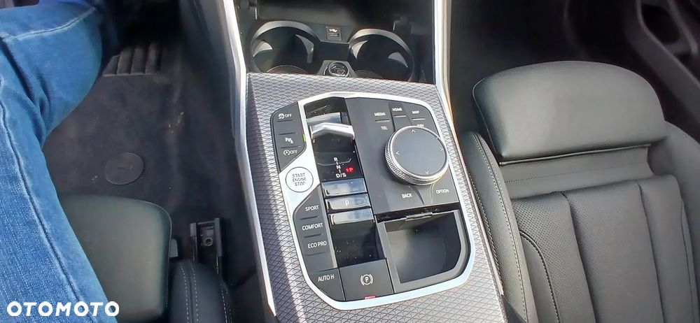 BMW Seria 3 318i M Sport - 19