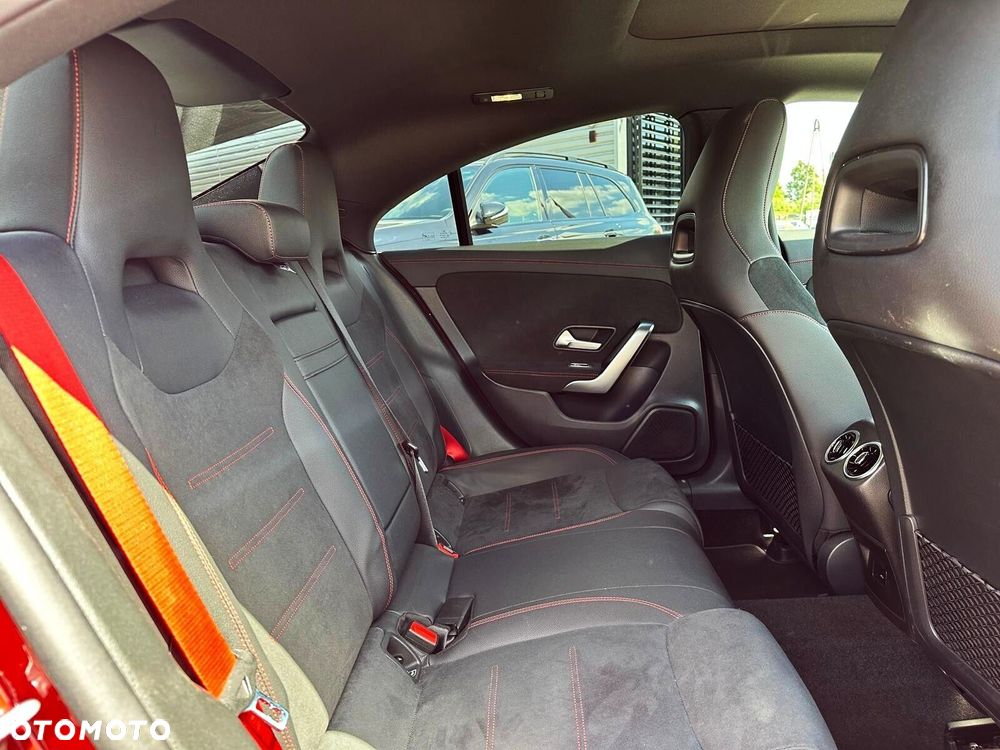Mercedes-Benz CLA - 16