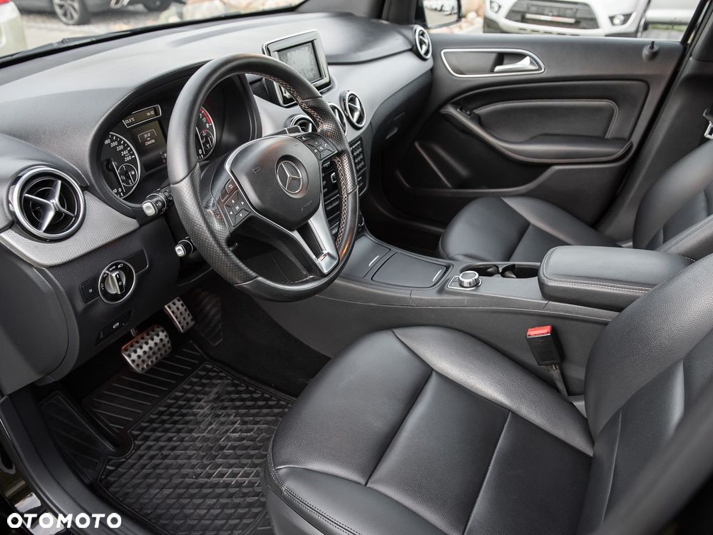 Mercedes-Benz Klasa B 220 4Matic 7G-DCT Edition - 17
