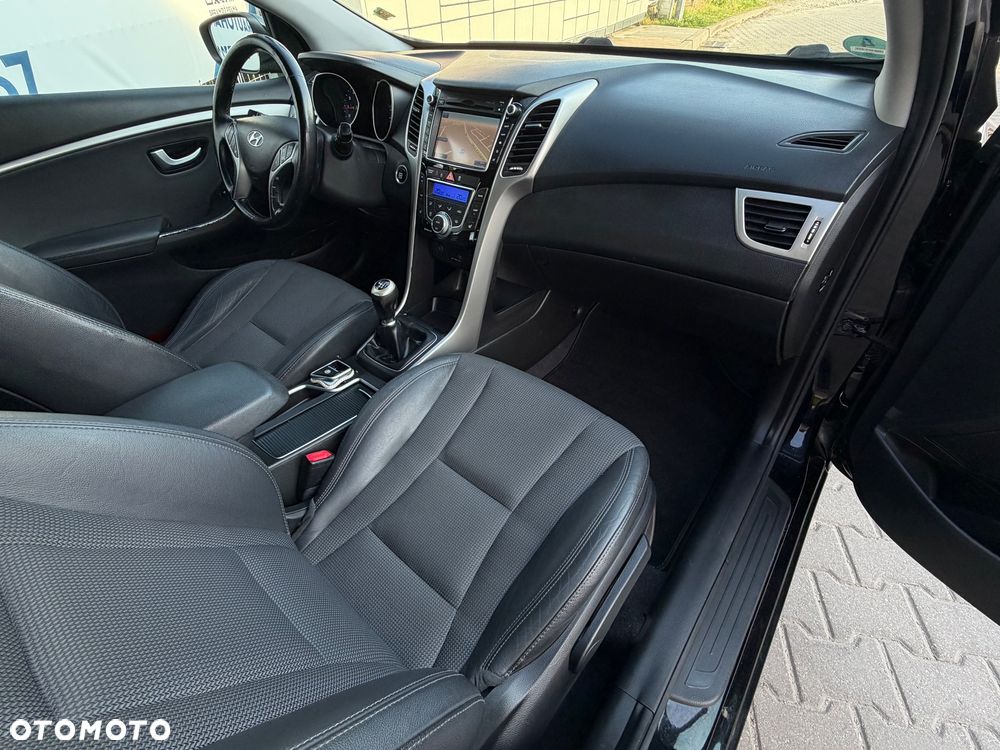 Hyundai i30 1.6 GDI Premium - 30