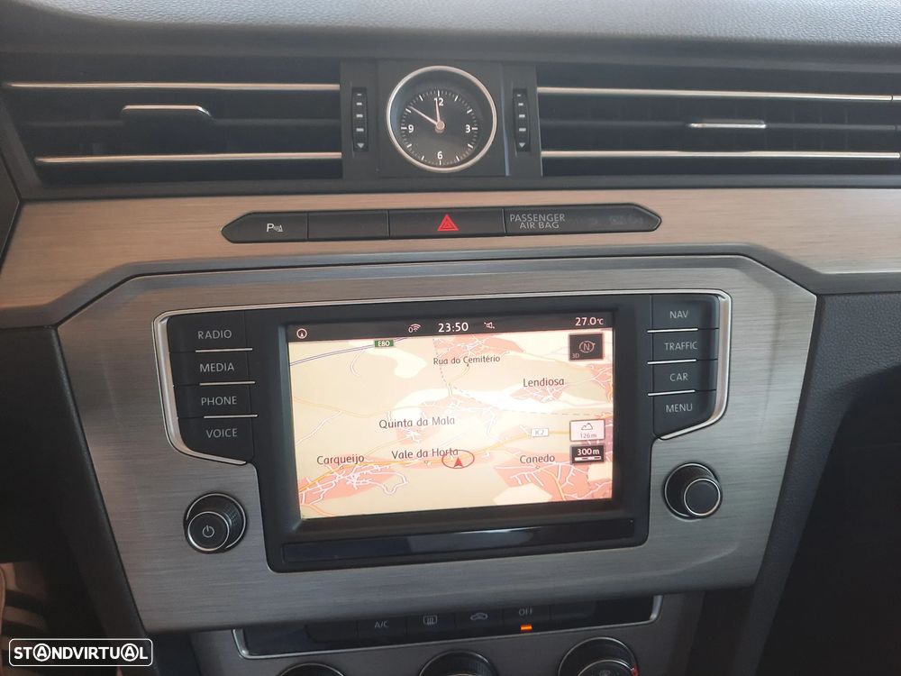 VW Passat 1.6 TDI BlueMotion - 28