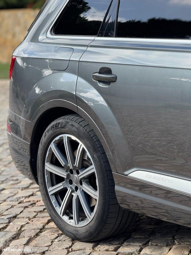 Audi Q7 3.0 TDI E-tron quattro S-line Tiptronic - 14
