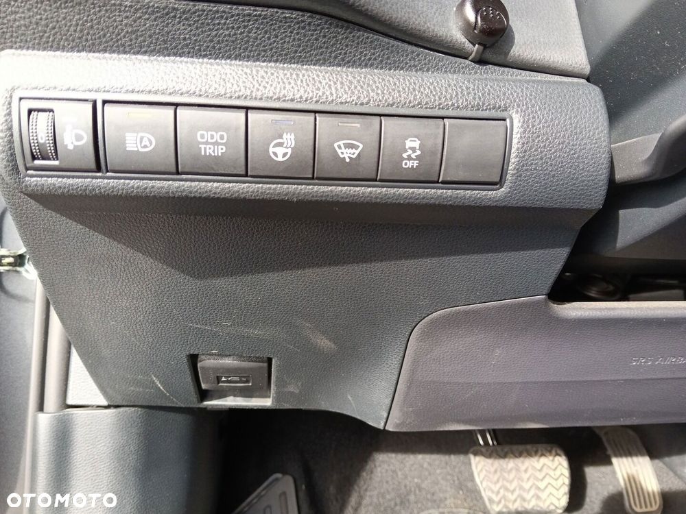 Toyota Corolla 1.8 Hybrid Comfort - 18