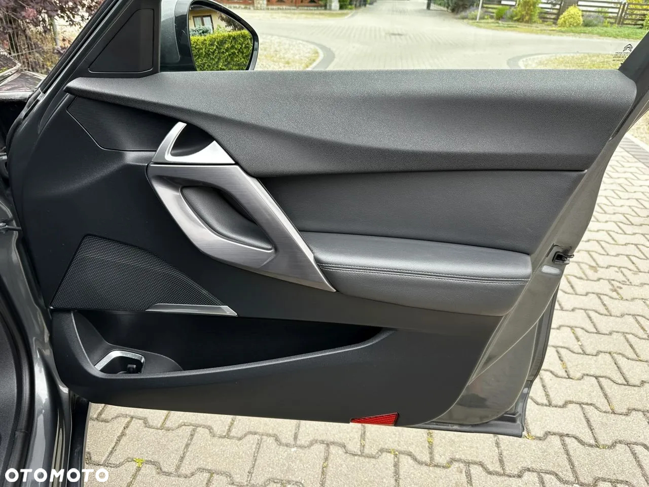 Citroën DS5 e-HDi 115 EGS6 Chic - 20