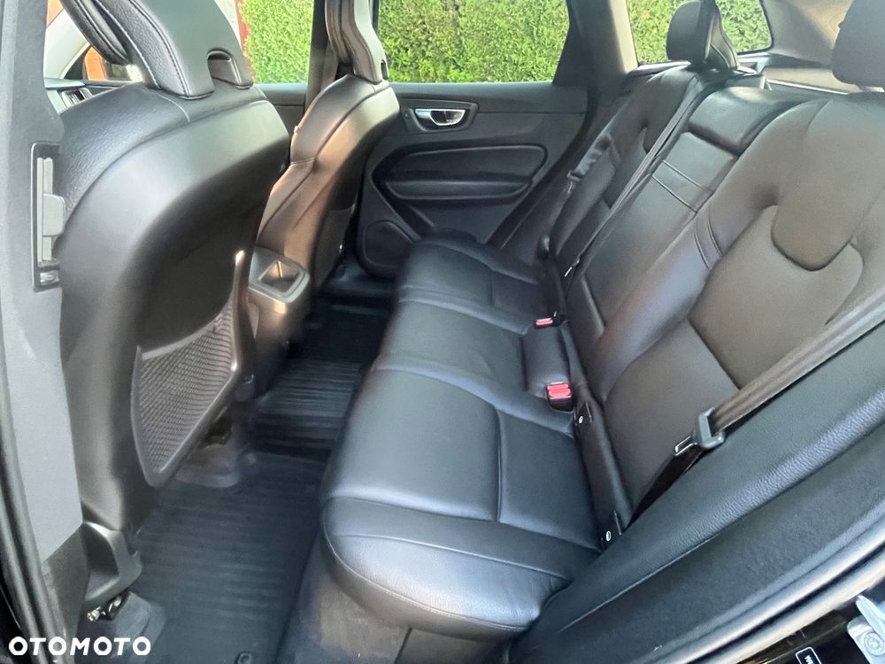 Volvo XC 60 T6 AWD Momentum Pro - 10