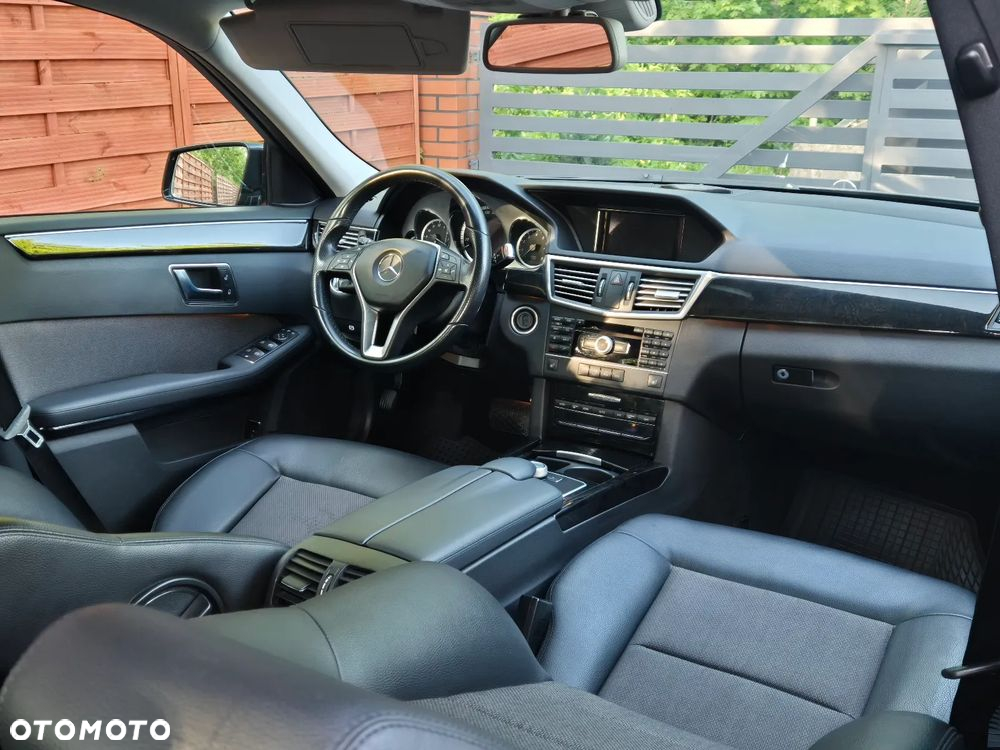 Mercedes-Benz Klasa E 200 BlueEFFICIENCY 7G-TRONIC Avantgarde - 21