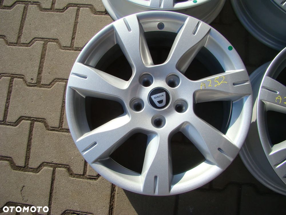 a252 5x114,3 Dacia Duster 7Jx17 niemontowane - 4