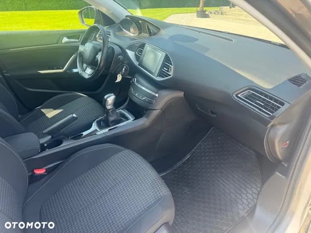 Peugeot 308 PureTech 110 Stop & Start Style - 22