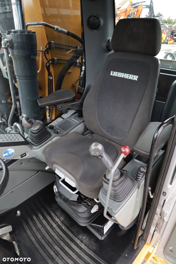 Liebherr A918 Compact Litronic - 28