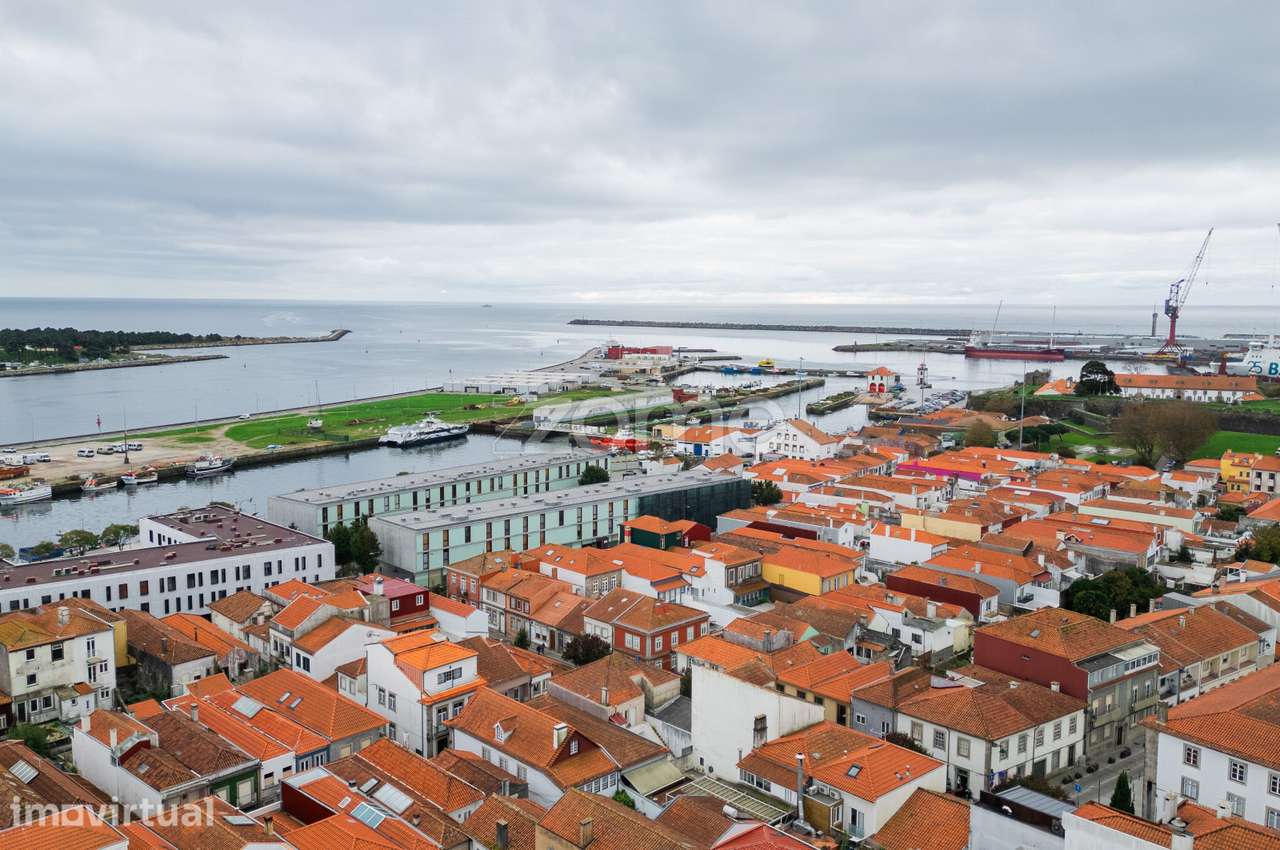 Prédio de Uso Misto no Centro Histórico de Viana do Castelo. - Grande imagem: 3/33