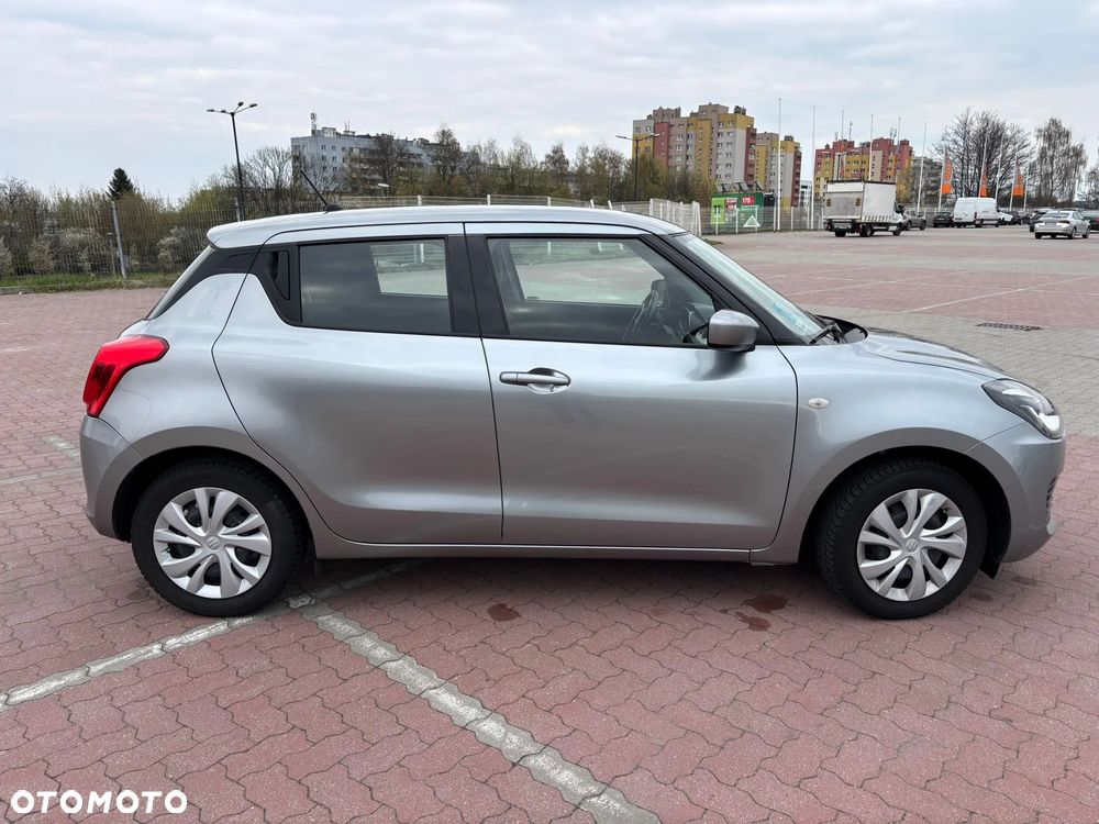 Suzuki Swift 1.2 Dualjet SHVS Premium CVT - 4