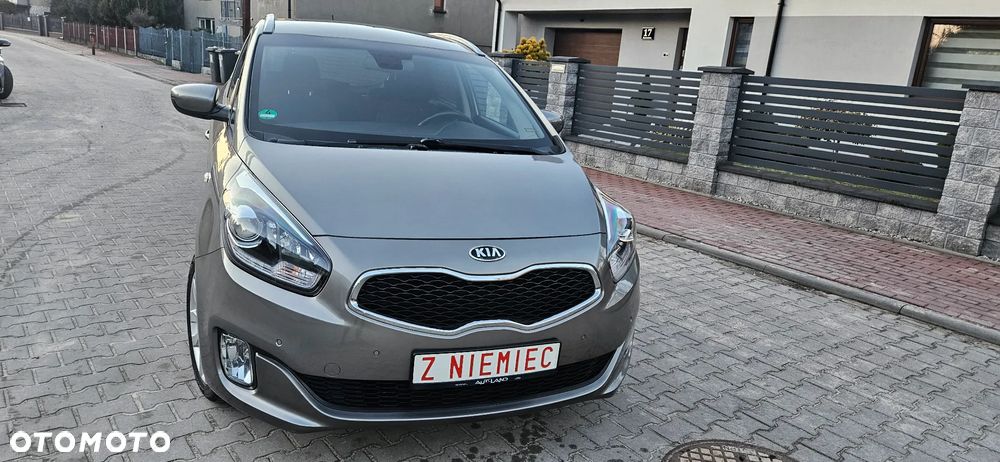 Kia Carens - 9