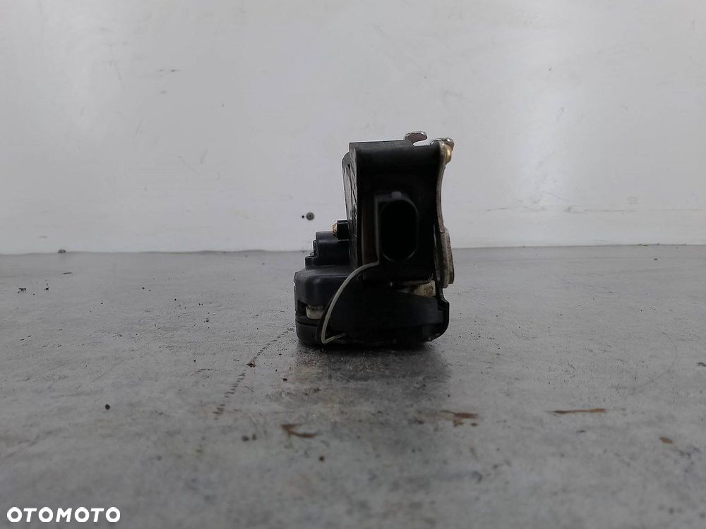 ZAMEK DRZWI PRZESUWNYCH PRAWYCH MERCEDES VITO 639 A6397300635 - 6