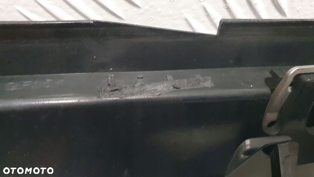 mercedes c-klasa w205 classic elegance grill atrapa a2058801305 - 5