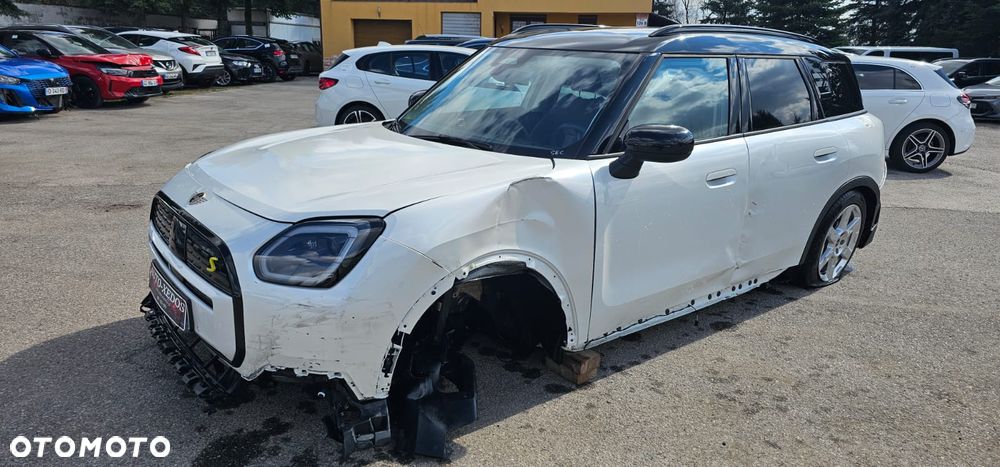 MINI Countryman SE ALL4 John Cooper Works Trim - 2