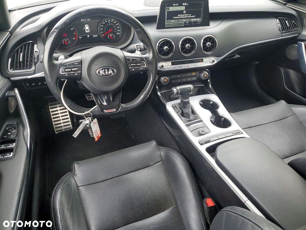 Kia Stinger - 7