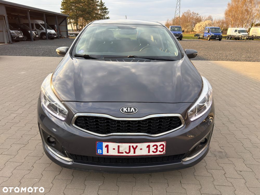 Kia Ceed 1.4 CVVT UEFA EURO 2016 - 1