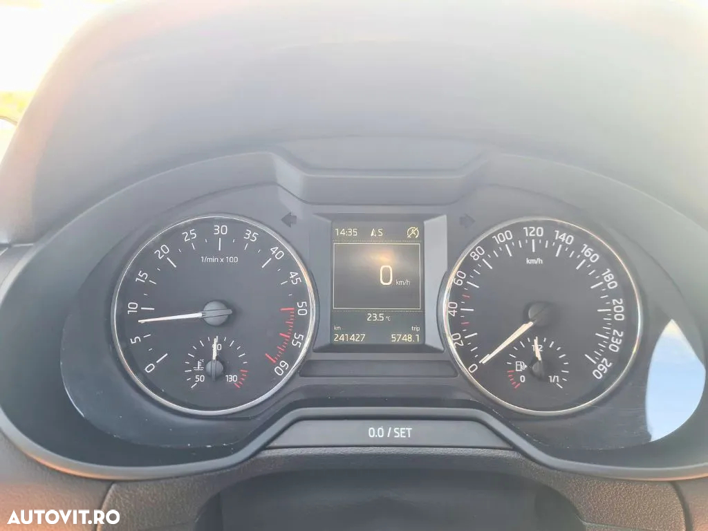 Skoda Octavia 2.0 TDI 4X4 ELEGANCE DSG - 6