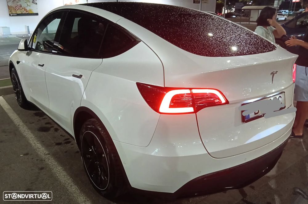 Tesla Model Y - 3
