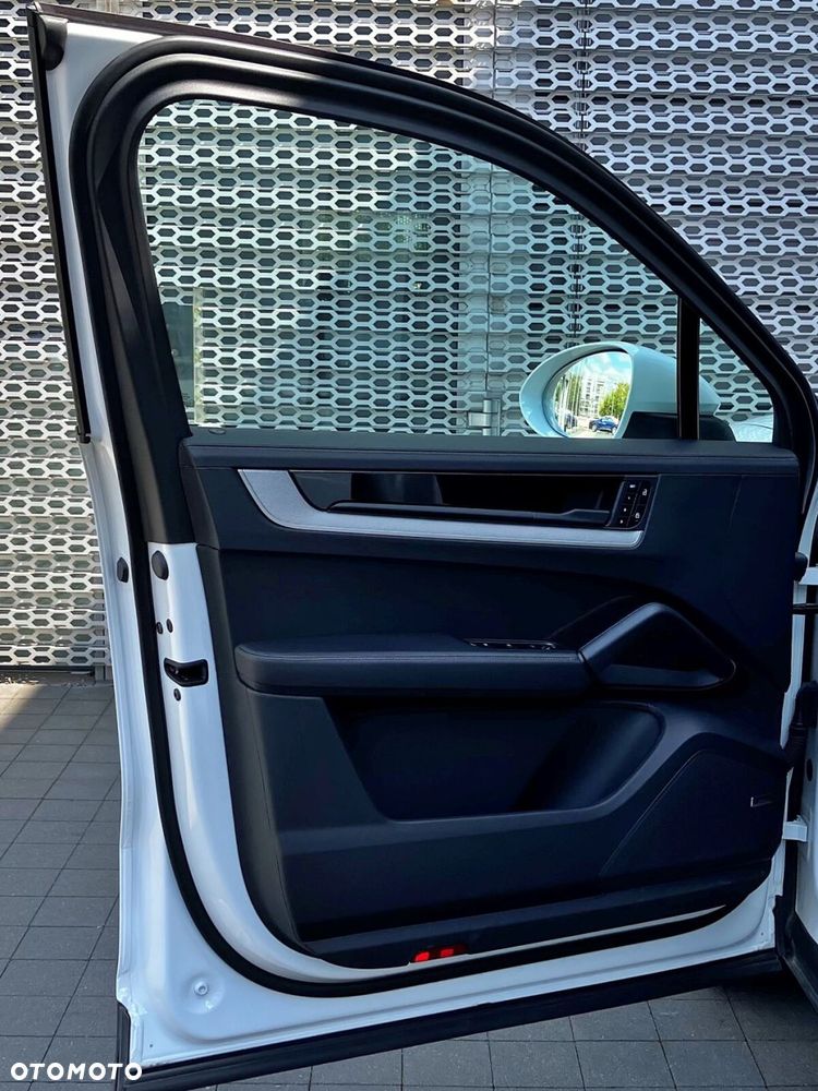 Porsche Cayenne - 18