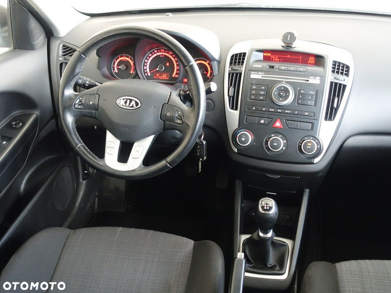 Kia Ceed 1.6 CVVT ISG Spirit - 20