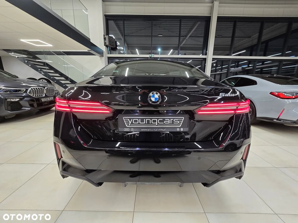 BMW Seria 5 520i mHEV M Sport - 8