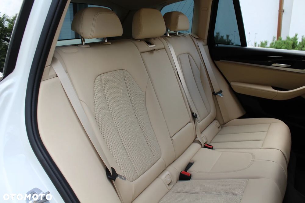 BMW X3 xDrive20i - 20