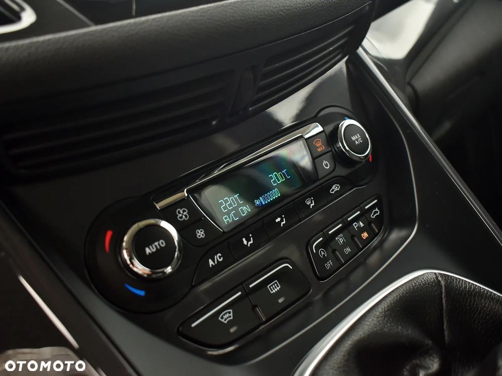 Ford Kuga - 25