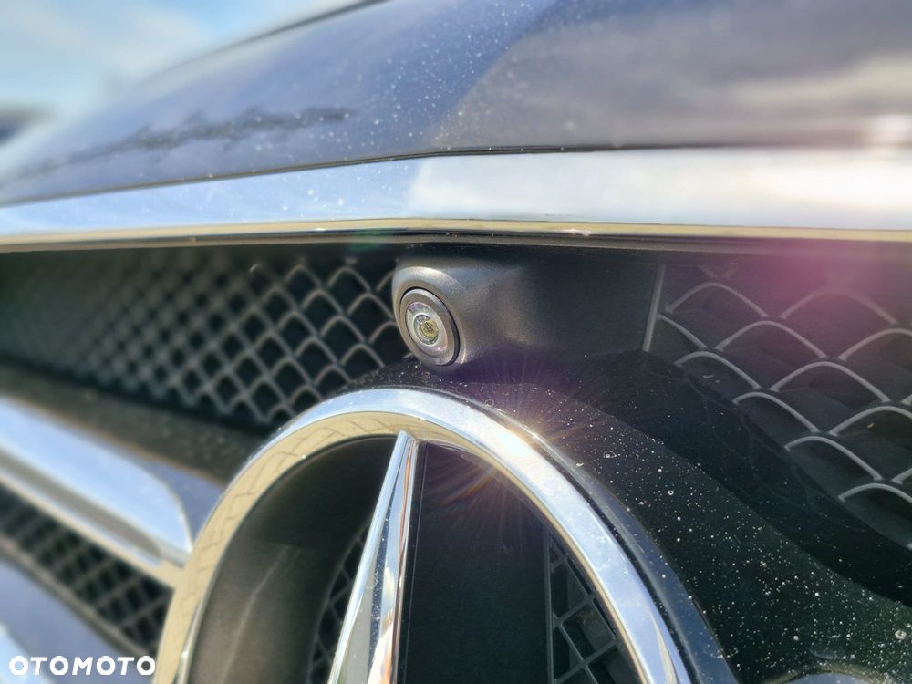 Mercedes-Benz Klasa E 220 d 4-Matic 9G-TRONIC - 37
