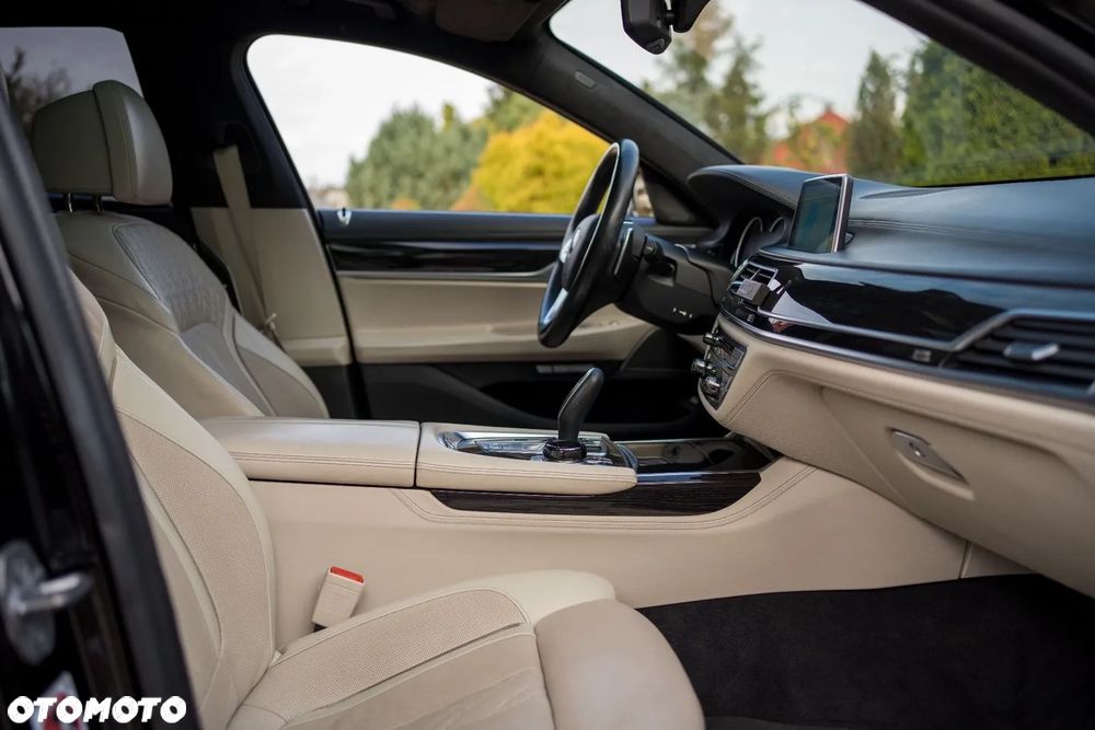 BMW Seria 7 740d xDrive - 21