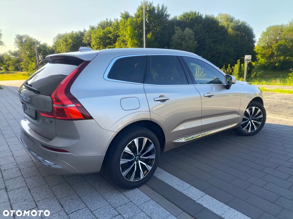 Volvo XC 60 B5 B AWD Plus Bright - 10