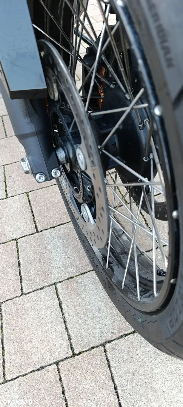 Honda VFR - 16