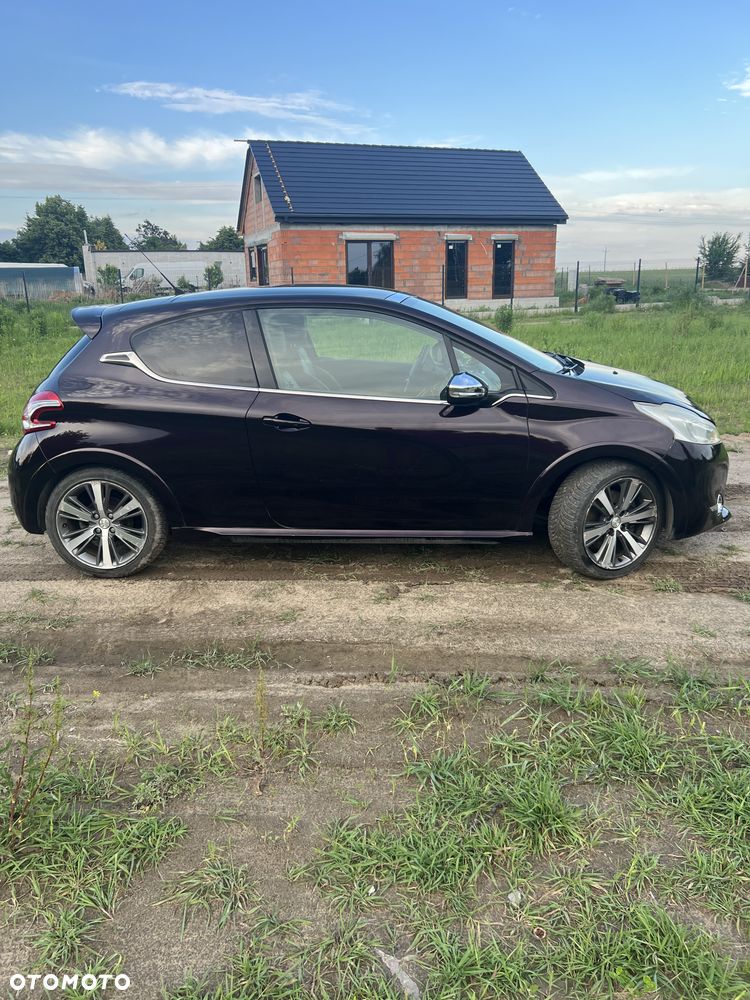 Peugeot 208 1.6 THP Allure - 2