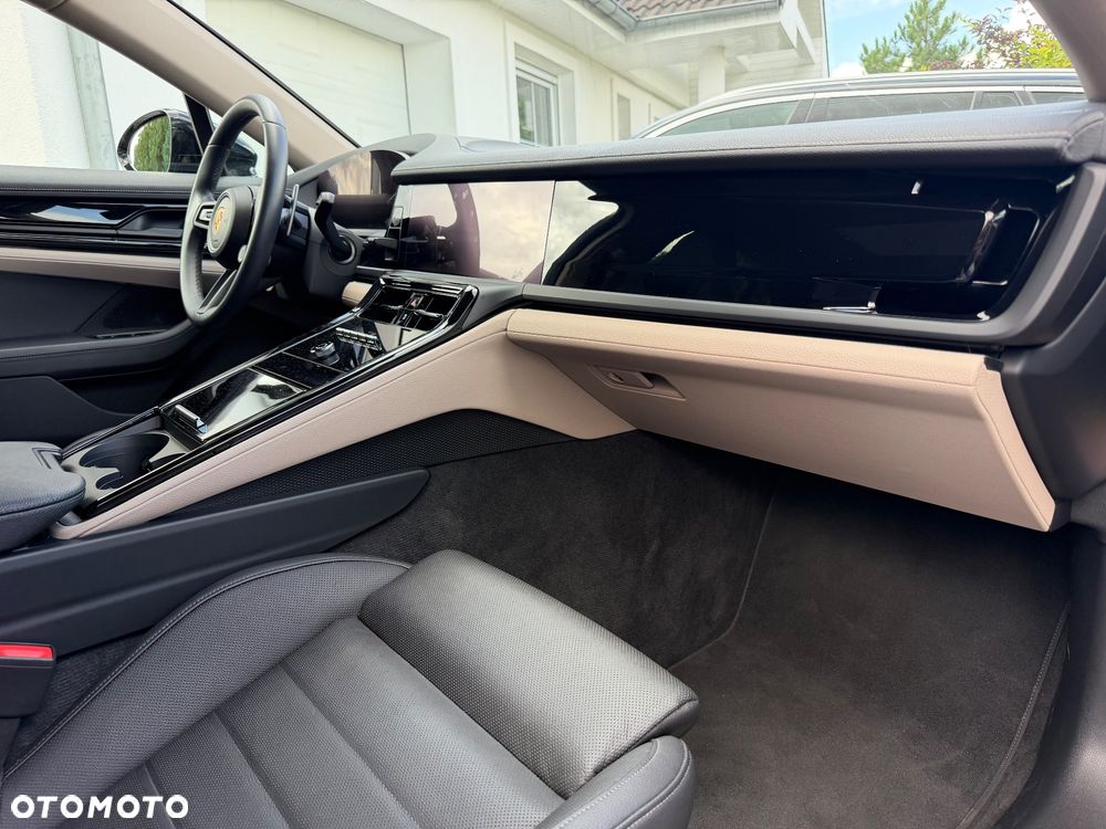 Porsche Panamera 4 - 22
