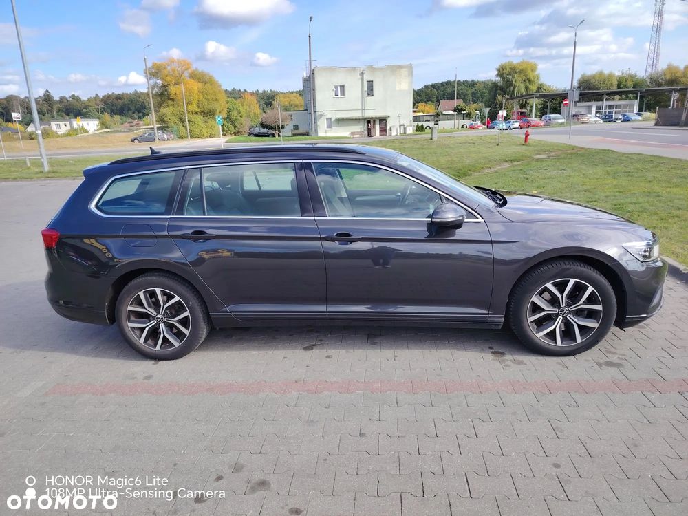 Volkswagen Passat - 8